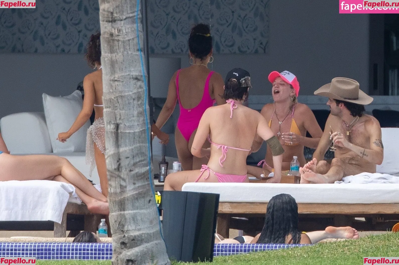 Vanessa Hudgens Onlyfans Photo Gallery 