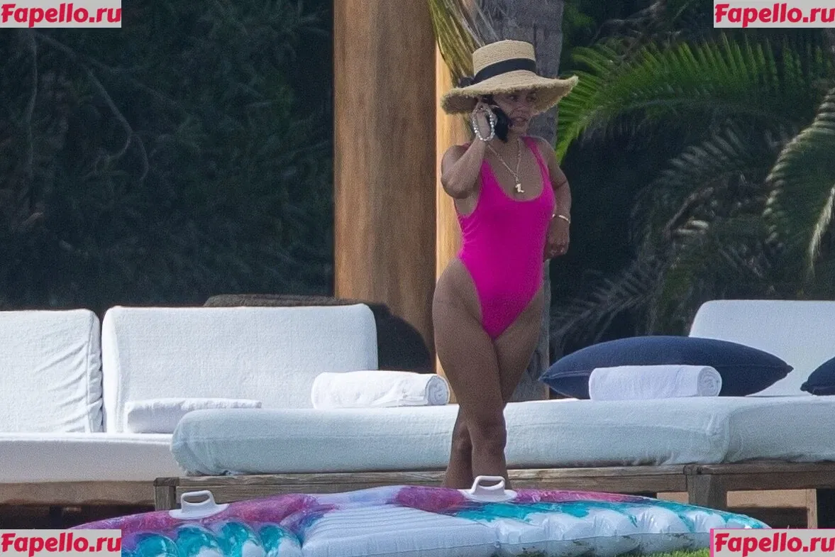Vanessa Hudgens Onlyfans Photo Gallery 