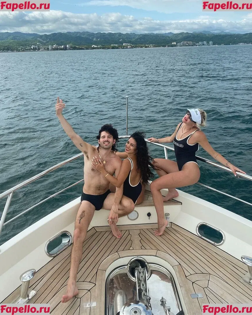 Vanessa Hudgens Onlyfans Photo Gallery 