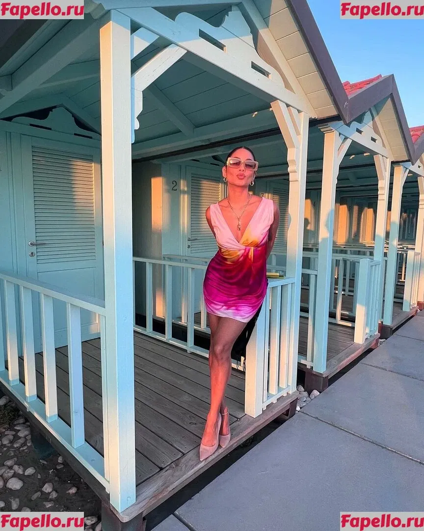 Vanessa Hudgens Onlyfans Photo Gallery 