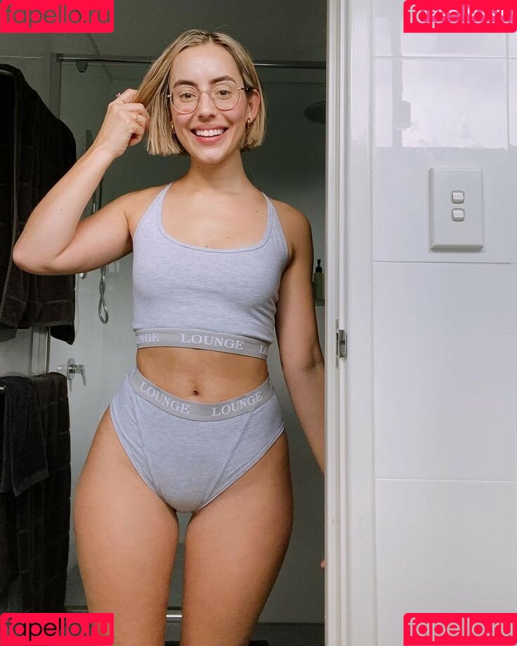 Madalin Giorgetta Nude Onlyfans Photo 9