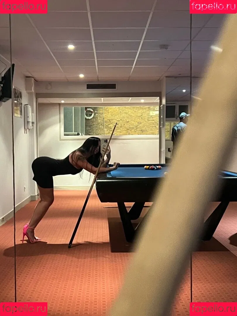 Laura Von Gallucci Onlyfans Photo Gallery 