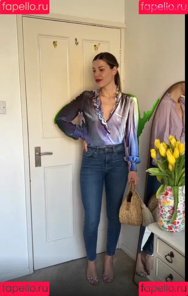 Manon Lagreve Onlyfans Photo Gallery 