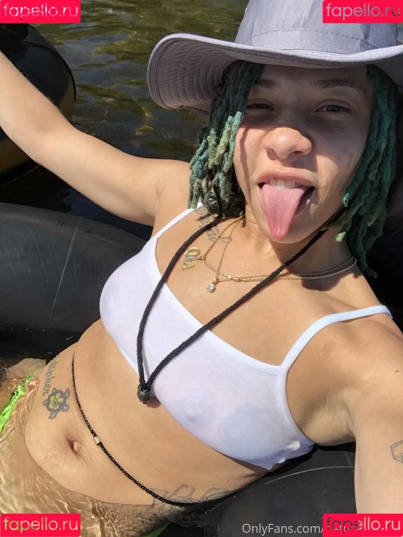 Naturalsworld Onlyfans Photo Gallery 