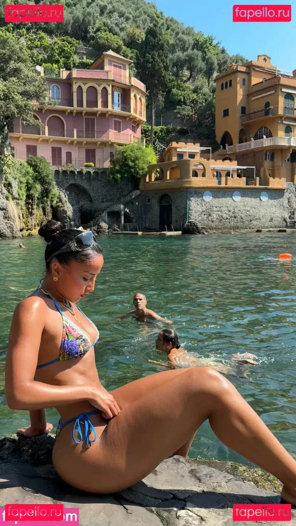 Akirayass Onlyfans Photo Gallery 