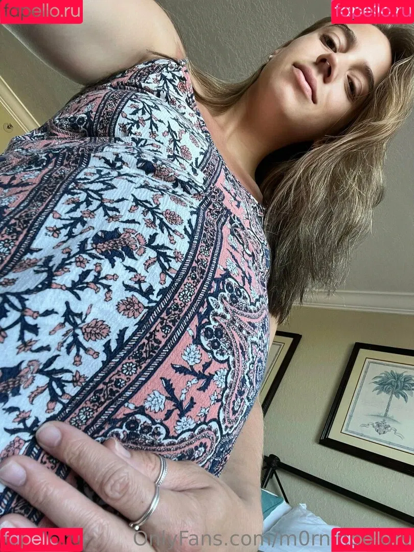 m0rninggl0ry Onlyfans Photo Gallery 