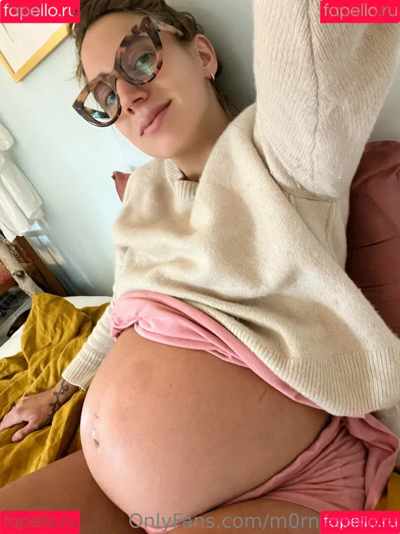 m0rninggl0ry Onlyfans Photo Gallery 