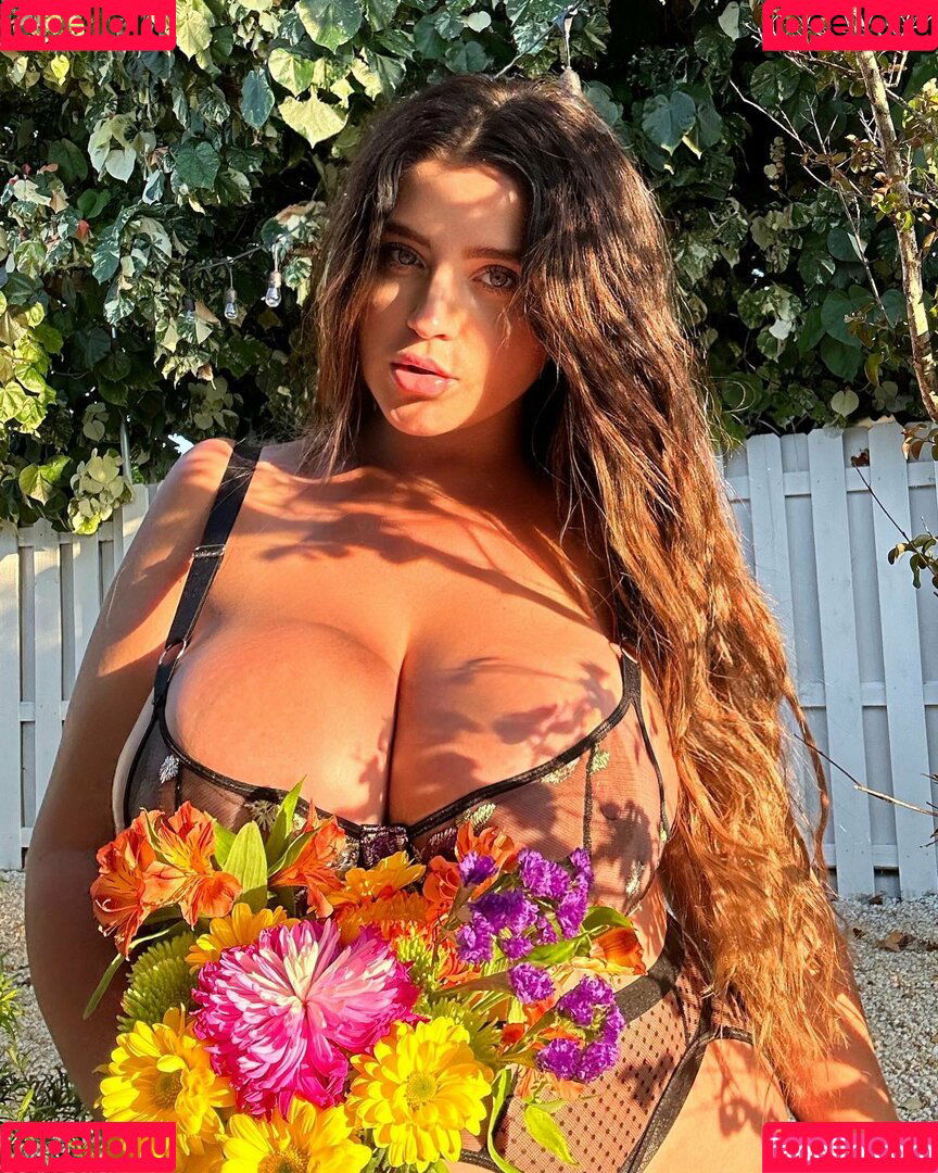 Vyeta Mustafina Onlyfans Photo Gallery 