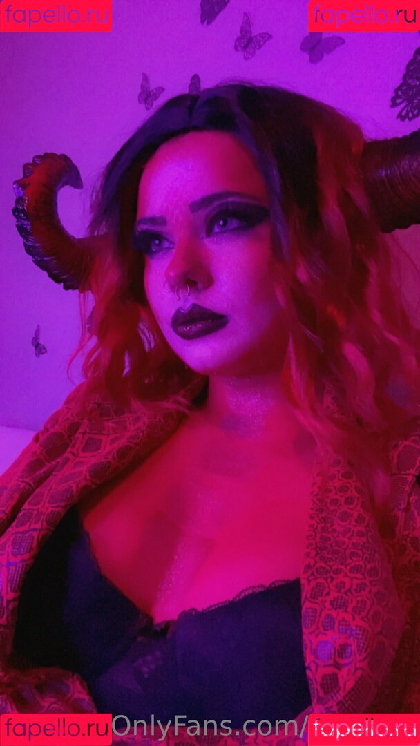 EllieDND Onlyfans Photo Gallery 