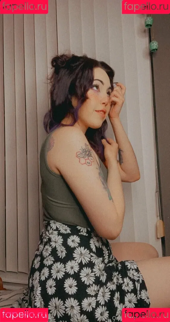 rueeruee Onlyfans Photo Gallery 