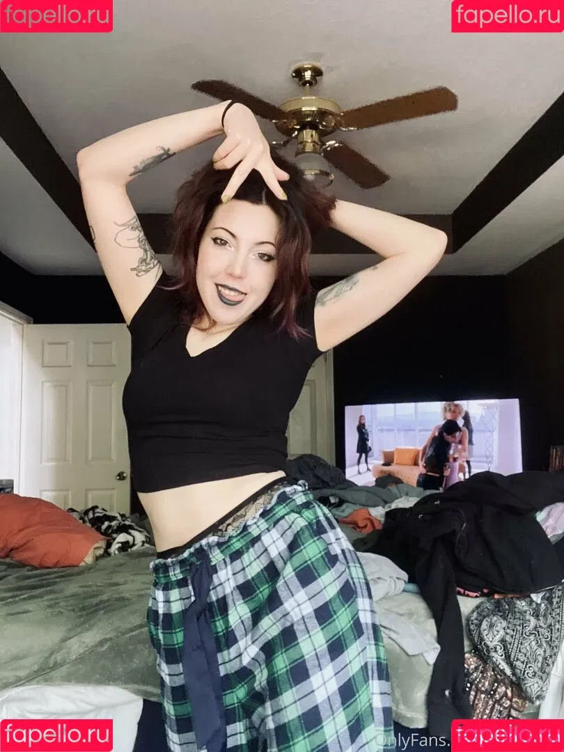 rueeruee Onlyfans Photo Gallery 