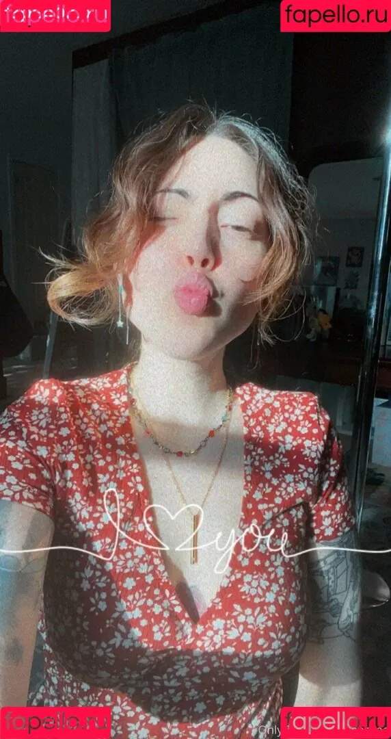 rueeruee Onlyfans Photo Gallery 