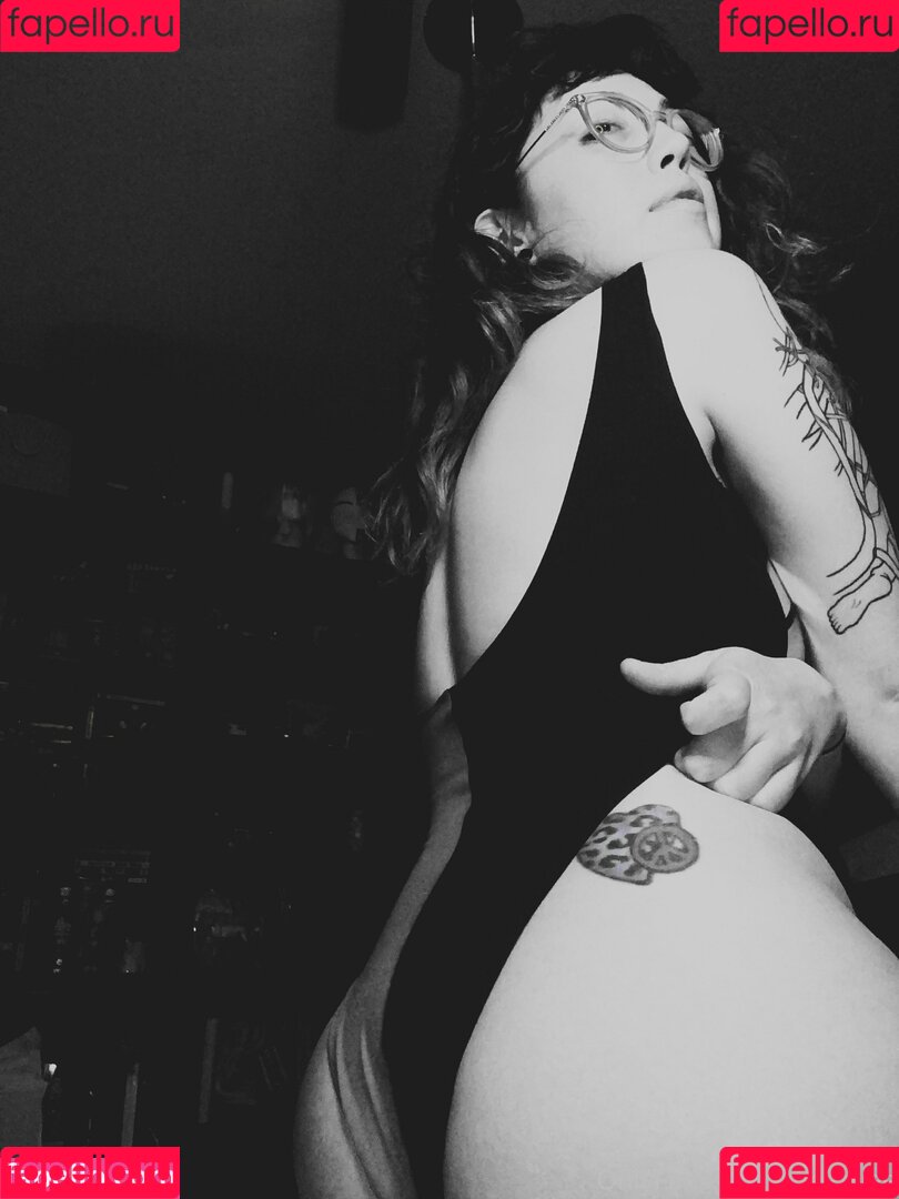 rueeruee Onlyfans Photo Gallery 