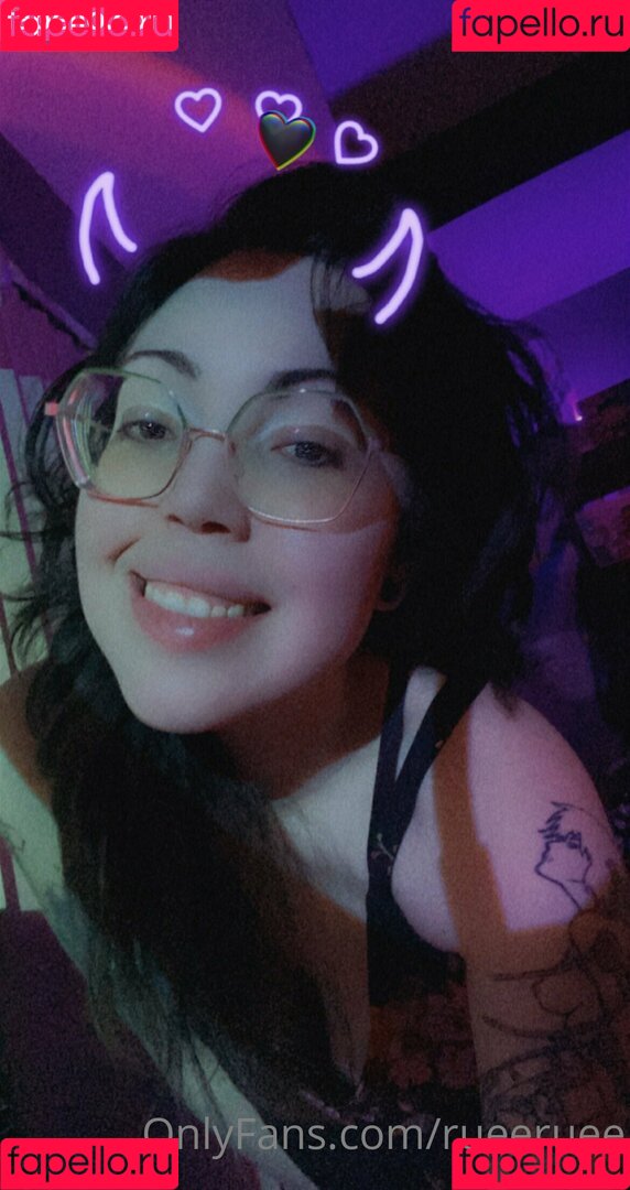 rueeruee Onlyfans Photo Gallery 