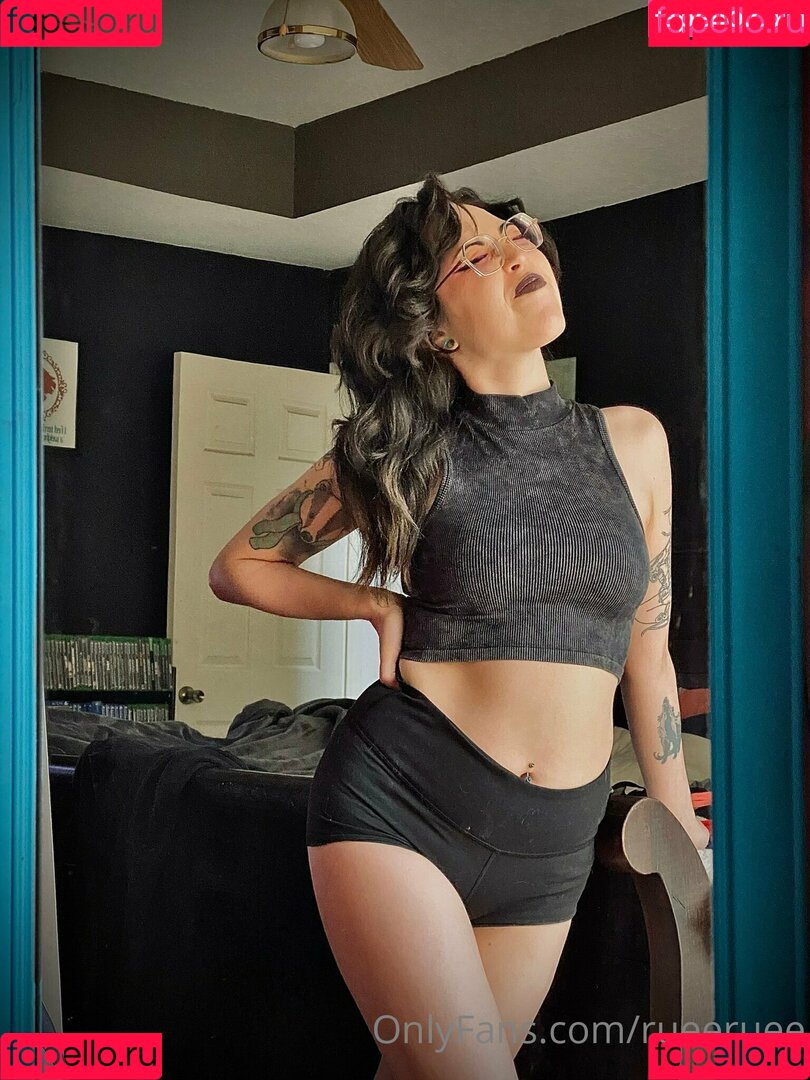 rueeruee Onlyfans Photo Gallery 