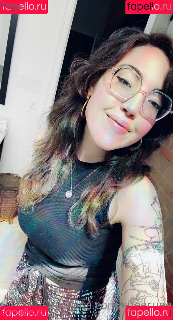 rueeruee Onlyfans Photo Gallery 