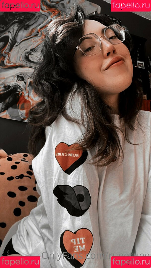 rueeruee Onlyfans Photo Gallery 