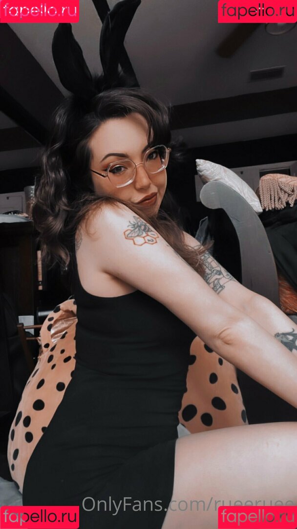 rueeruee Onlyfans Photo Gallery 