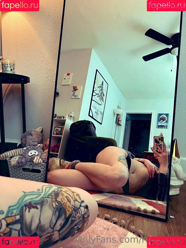 rueeruee Onlyfans Photo Gallery 