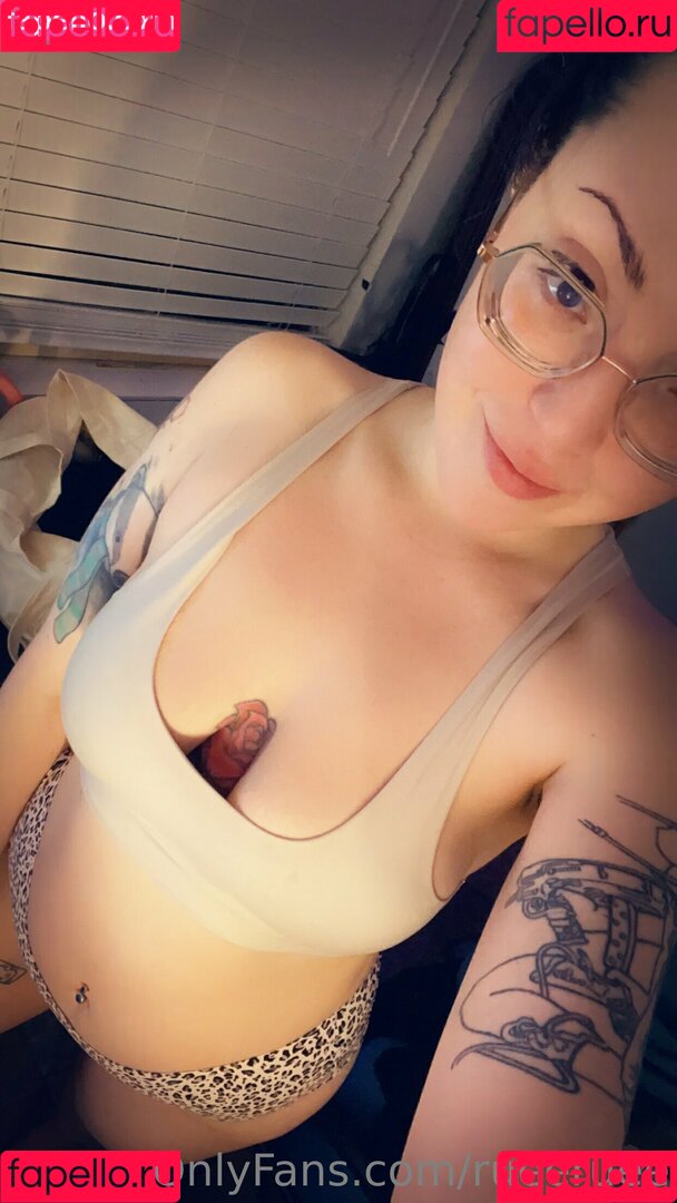 rueeruee Onlyfans Photo Gallery 