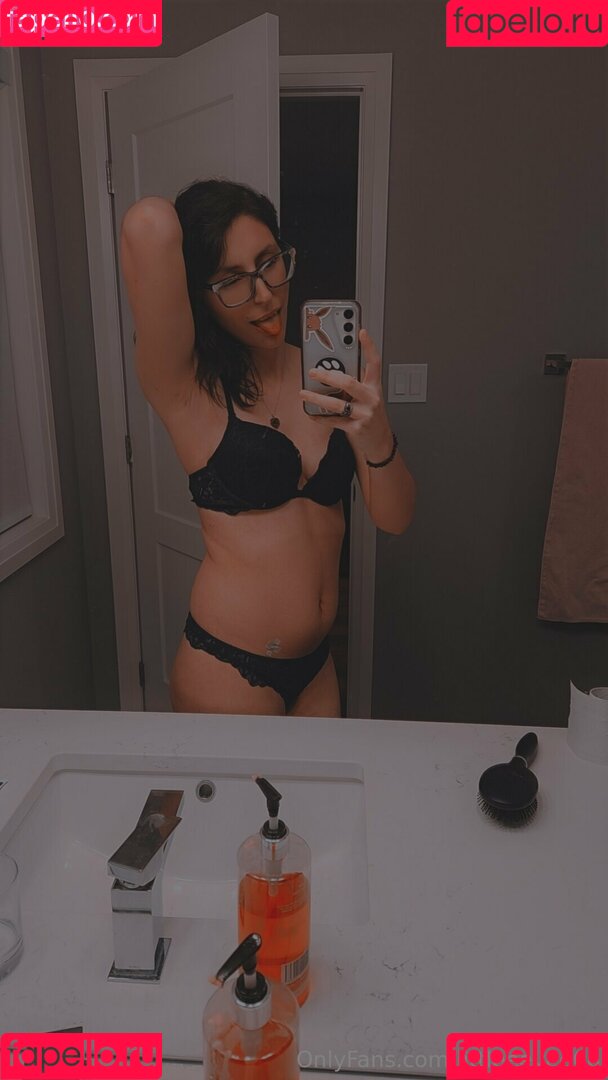 littleeevee66 Onlyfans Photo Gallery 