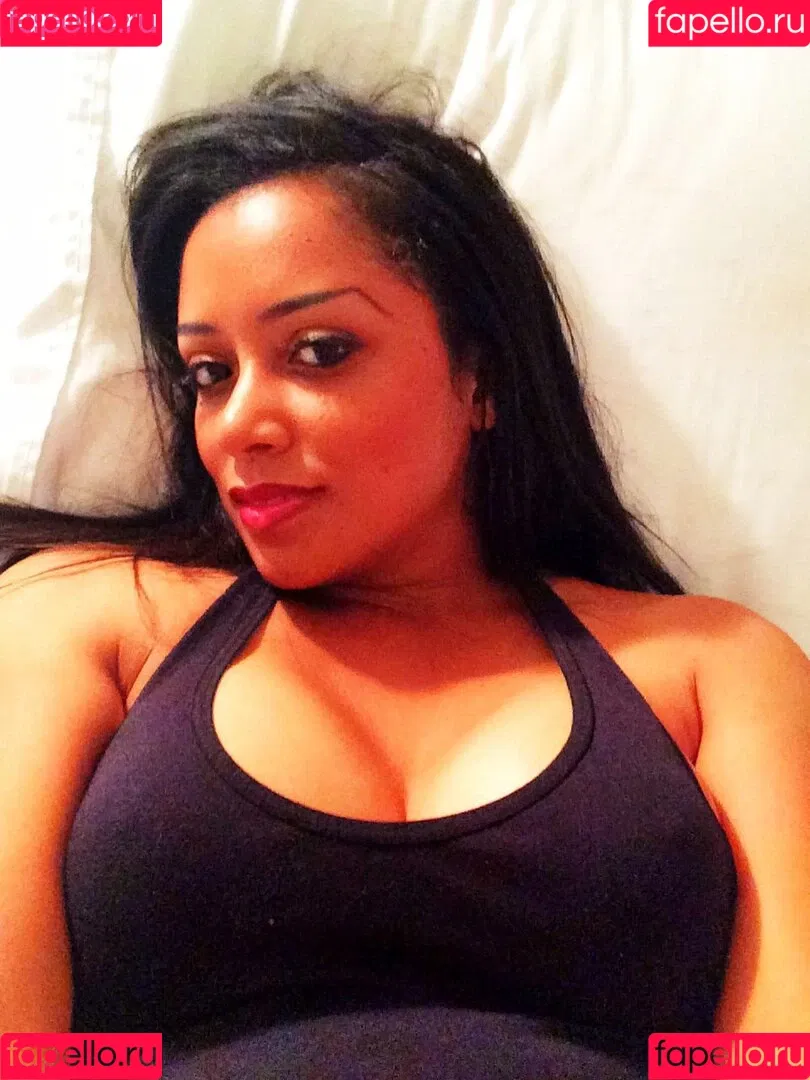 Shana Mangatal Onlyfans Photo Gallery 