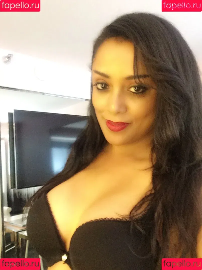 Shana Mangatal Onlyfans Photo Gallery 