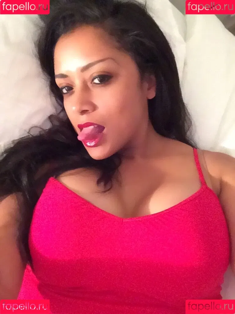 Shana Mangatal Onlyfans Photo Gallery 