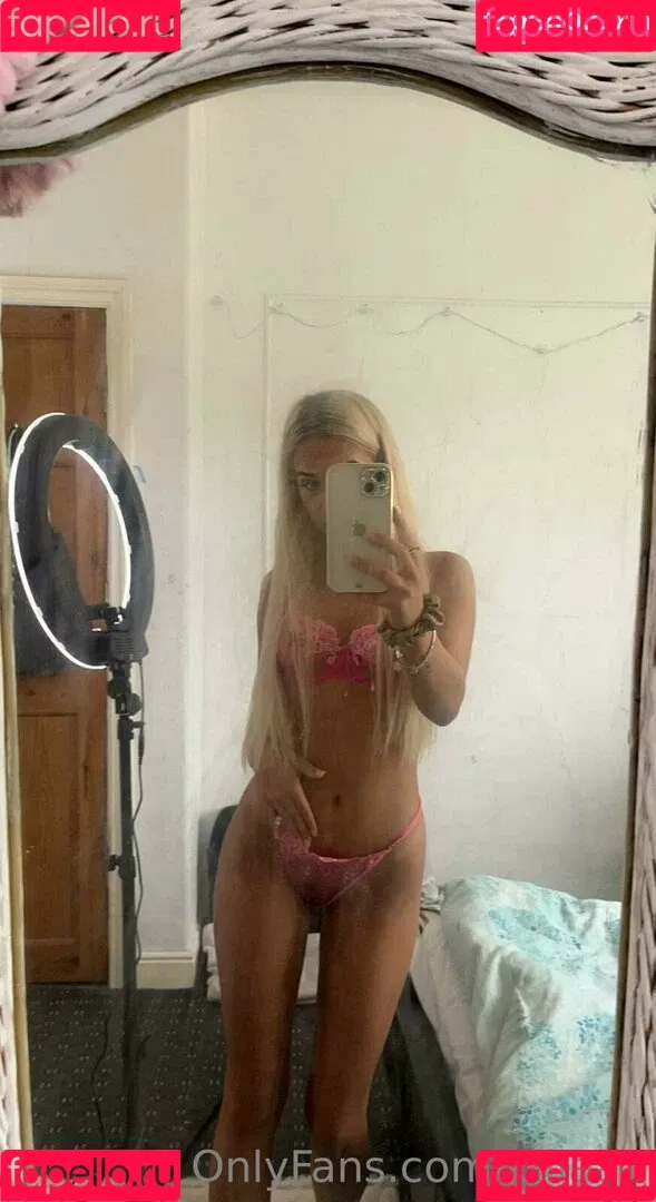 blondiexof Onlyfans Photo Gallery 