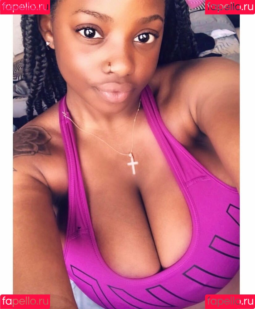 Itstaviaa Onlyfans Photo Gallery 