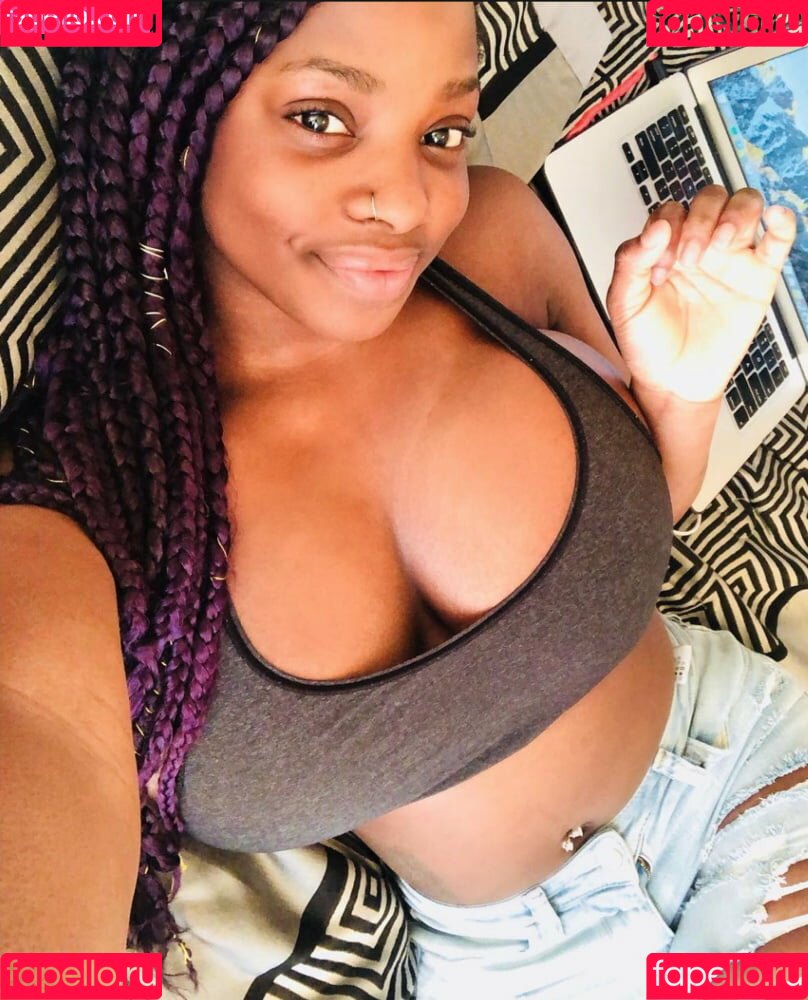 Itstaviaa Onlyfans Photo Gallery 