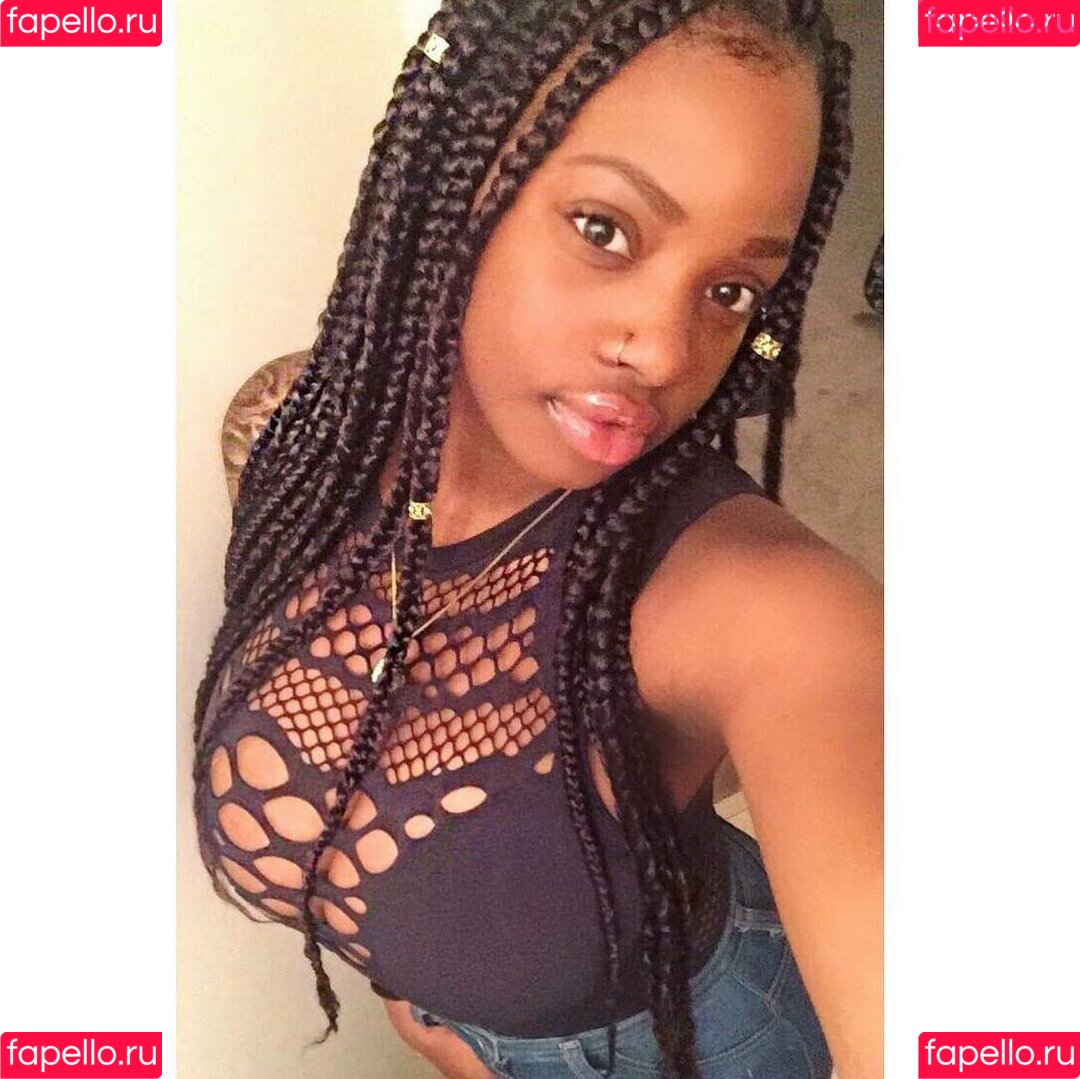 Itstaviaa Onlyfans Photo Gallery 