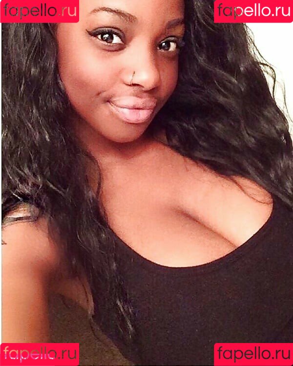 Itstaviaa Onlyfans Photo Gallery 