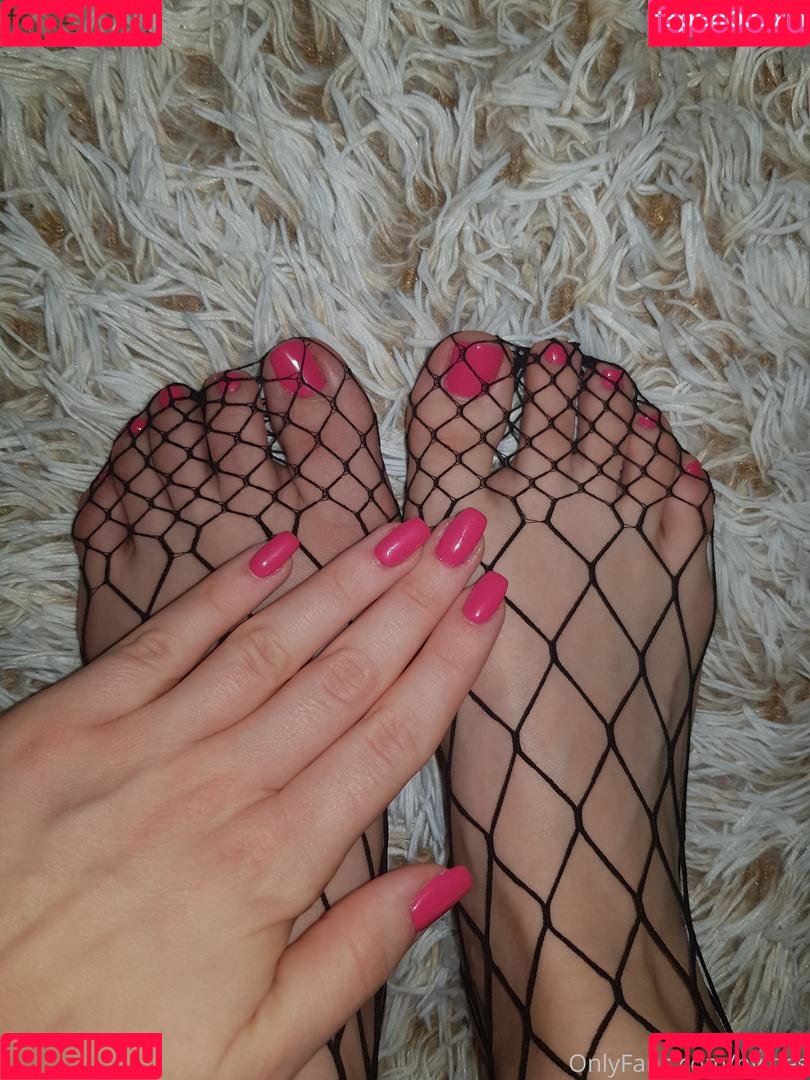 nylnes Onlyfans Photo Gallery 