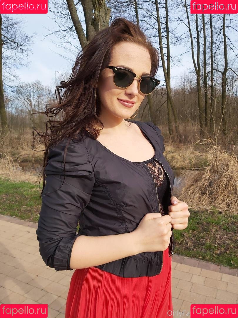 nylnes Onlyfans Photo Gallery 