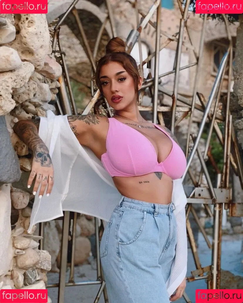 May Bakshi Onlyfans Photo Gallery 