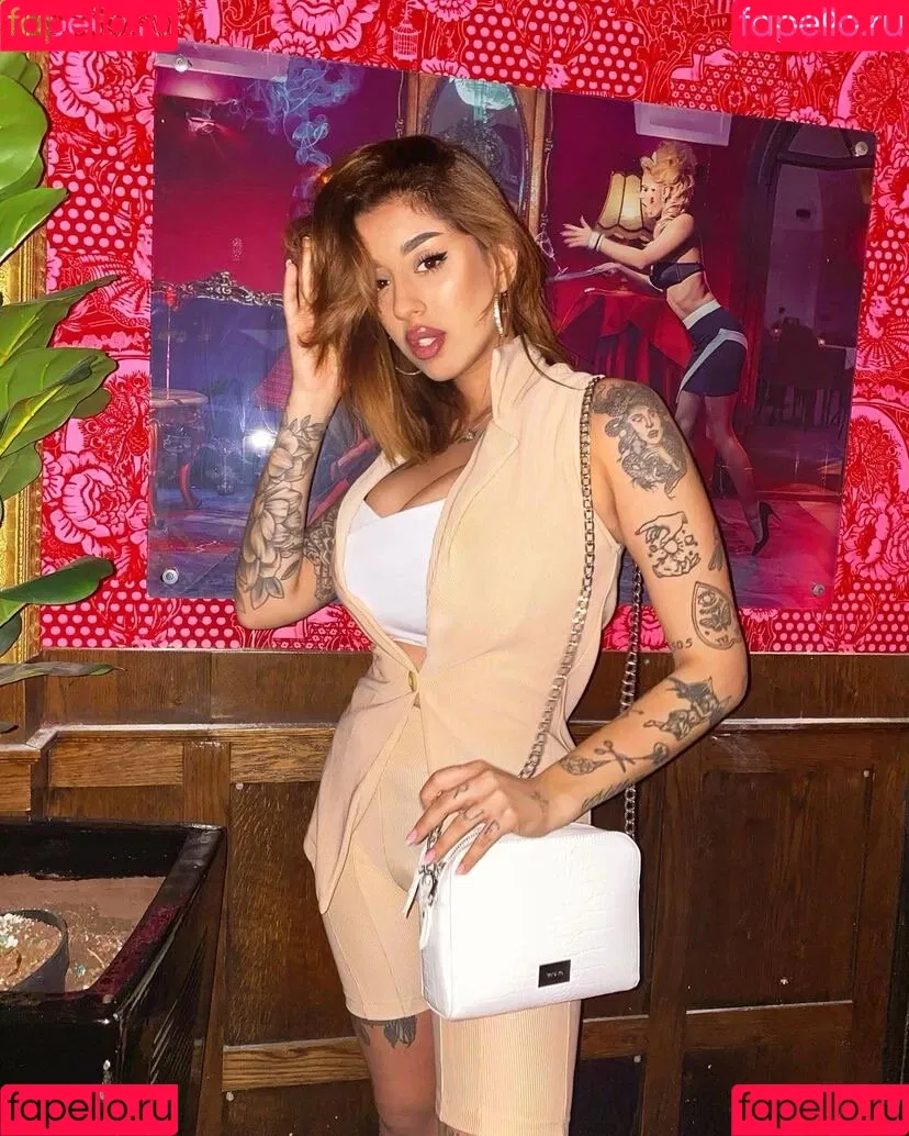 May Bakshi Onlyfans Photo Gallery 