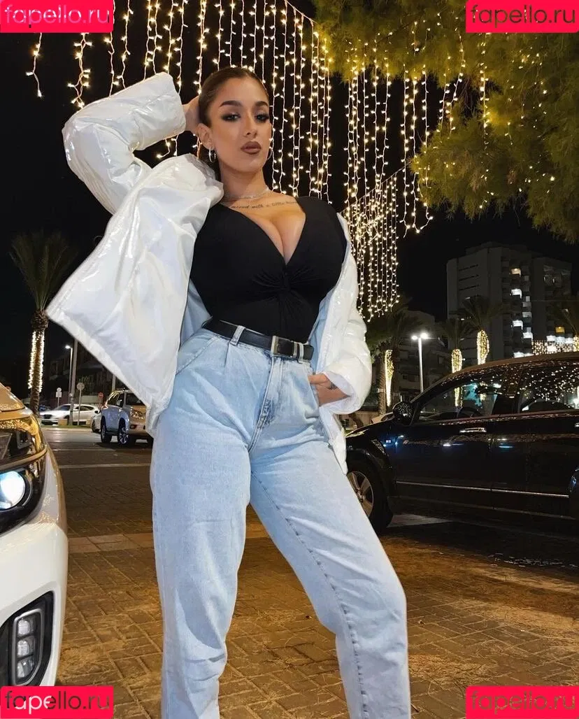 May Bakshi Onlyfans Photo Gallery 