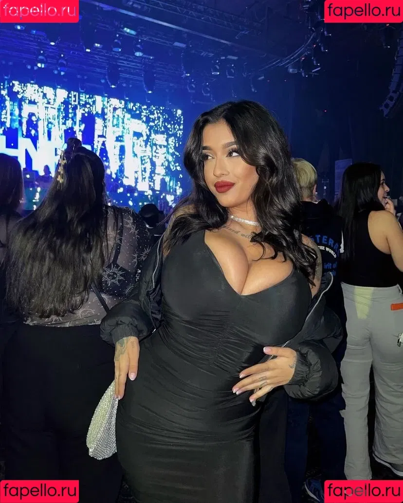 May Bakshi Onlyfans Photo Gallery 