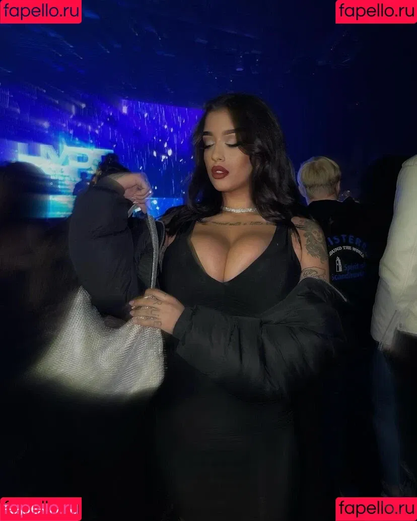 May Bakshi Onlyfans Photo Gallery 