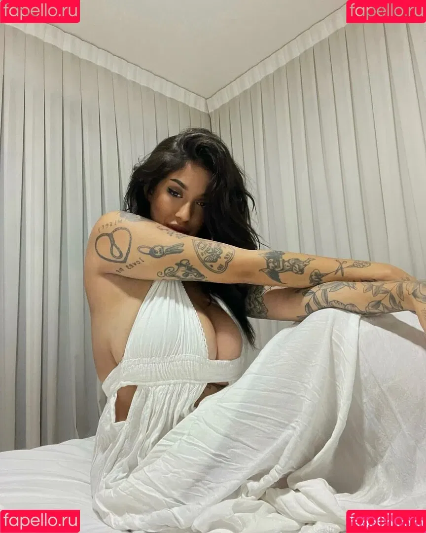 May Bakshi Onlyfans Photo Gallery 