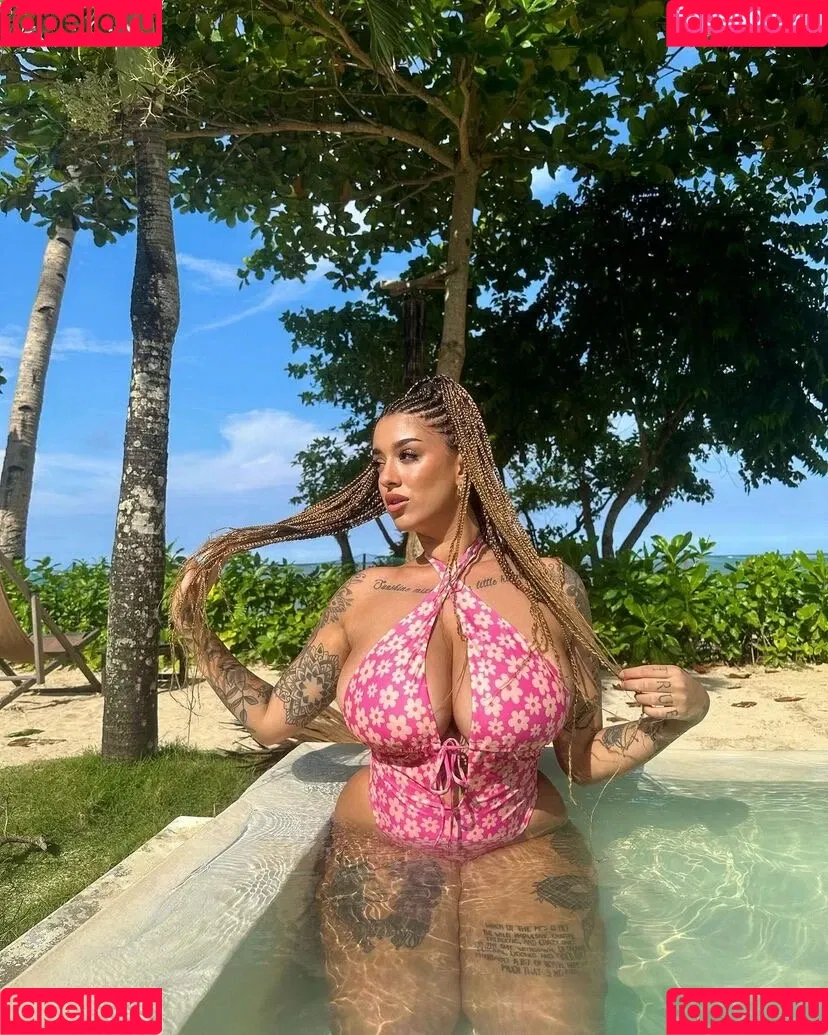 May Bakshi Onlyfans Photo Gallery 