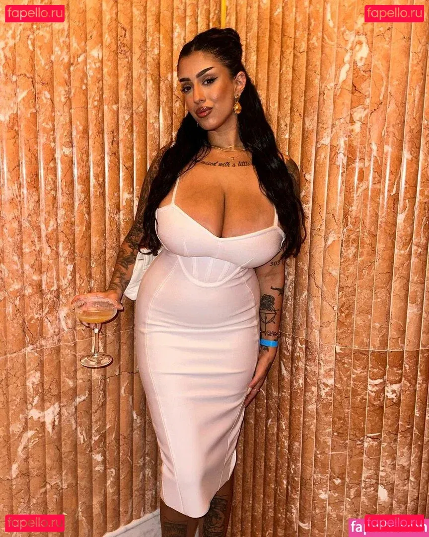 May Bakshi Onlyfans Photo Gallery 