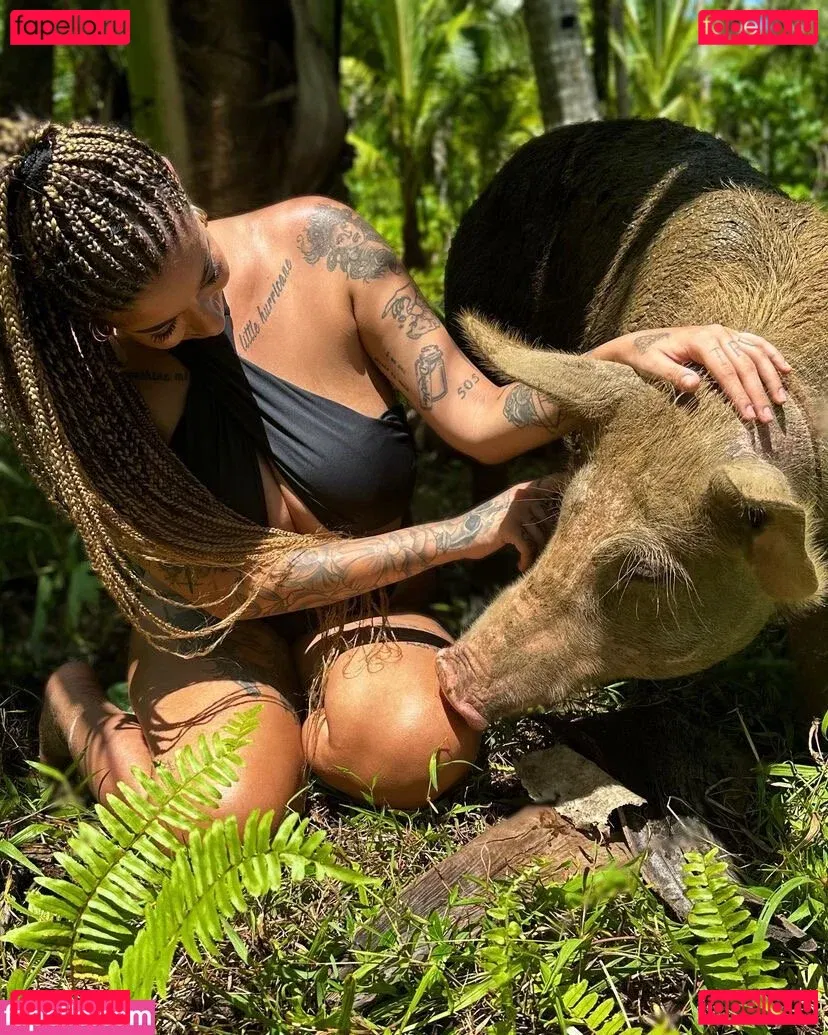 May Bakshi Onlyfans Photo Gallery 