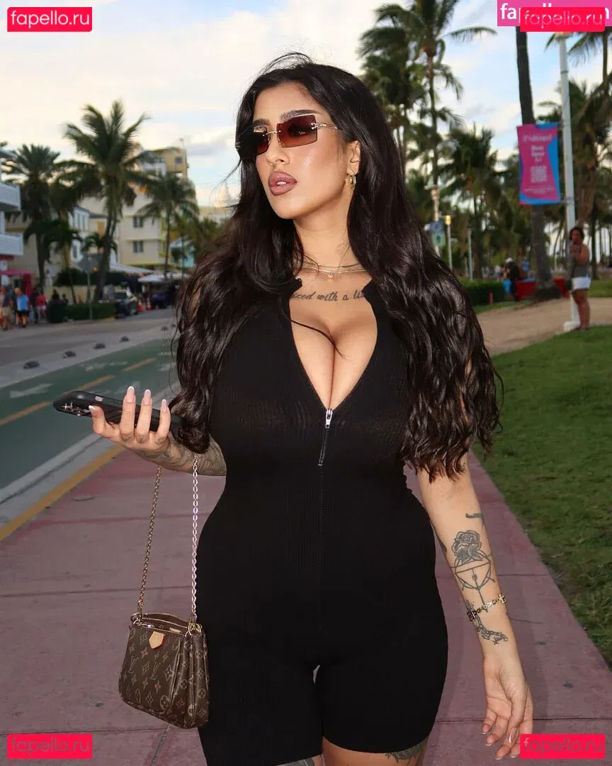 May Bakshi Onlyfans Photo Gallery 