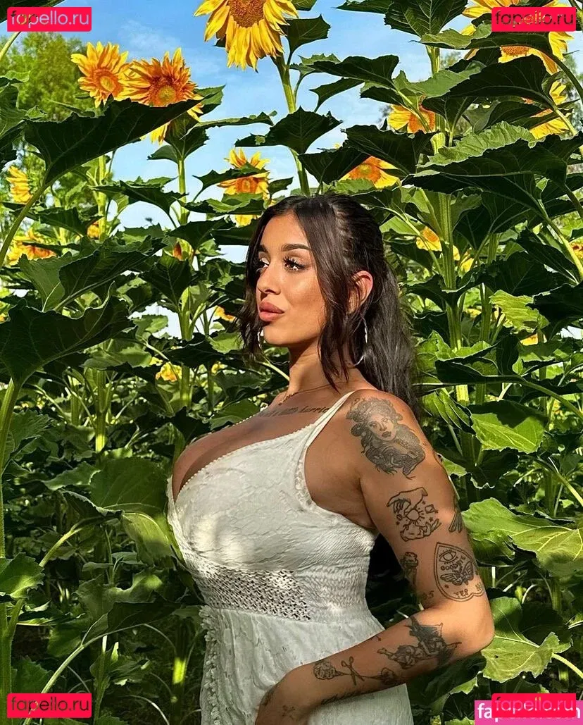 May Bakshi Onlyfans Photo Gallery 