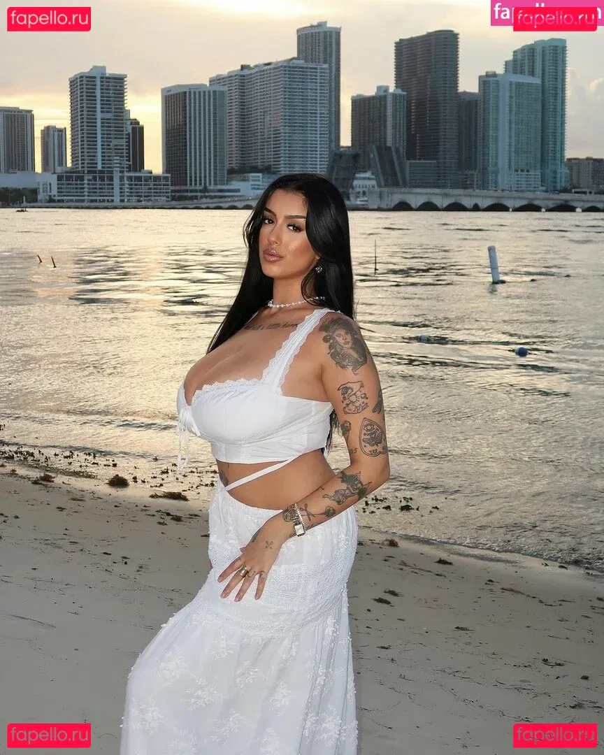 May Bakshi Onlyfans Photo Gallery 