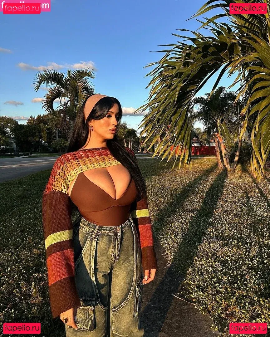 May Bakshi Onlyfans Photo Gallery 