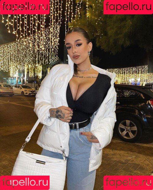 May Bakshi Onlyfans Photo Gallery 