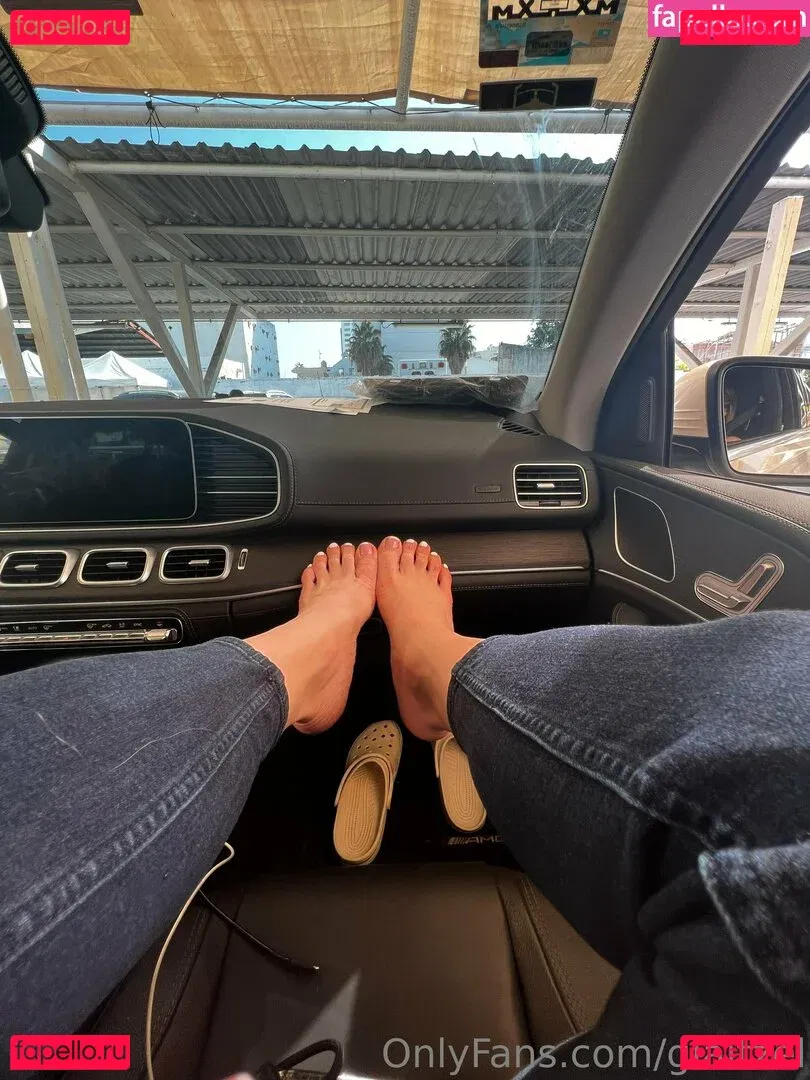 giaitzel Onlyfans Photo Gallery 